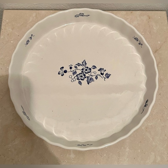 9” Firkloveren Apilanlehti pie, tart and quiche plate - Picture 3 of 9